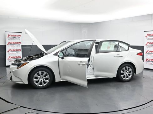 Used 2022 Toyota Corolla LE FWD image 42
