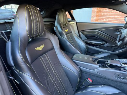 Used 2019 Aston Martin V8 Vantage Coupe image 33