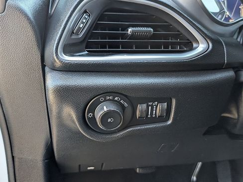 Used 2019 Chrysler Pacifica Touring-L Plus w/ Advanced Safetytec Group image 27