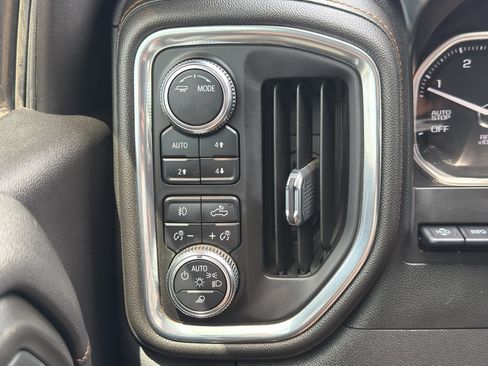 Used 2021 GMC Sierra 1500 AT4 w/ Technology Package AWD/4WD image 13