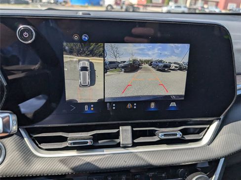 New 2026 Chevrolet Equinox LT w/ Safety and Technology Package AWD/4WD image 23