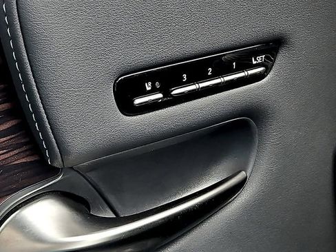 Used 2022 Lexus LS 500 image 29