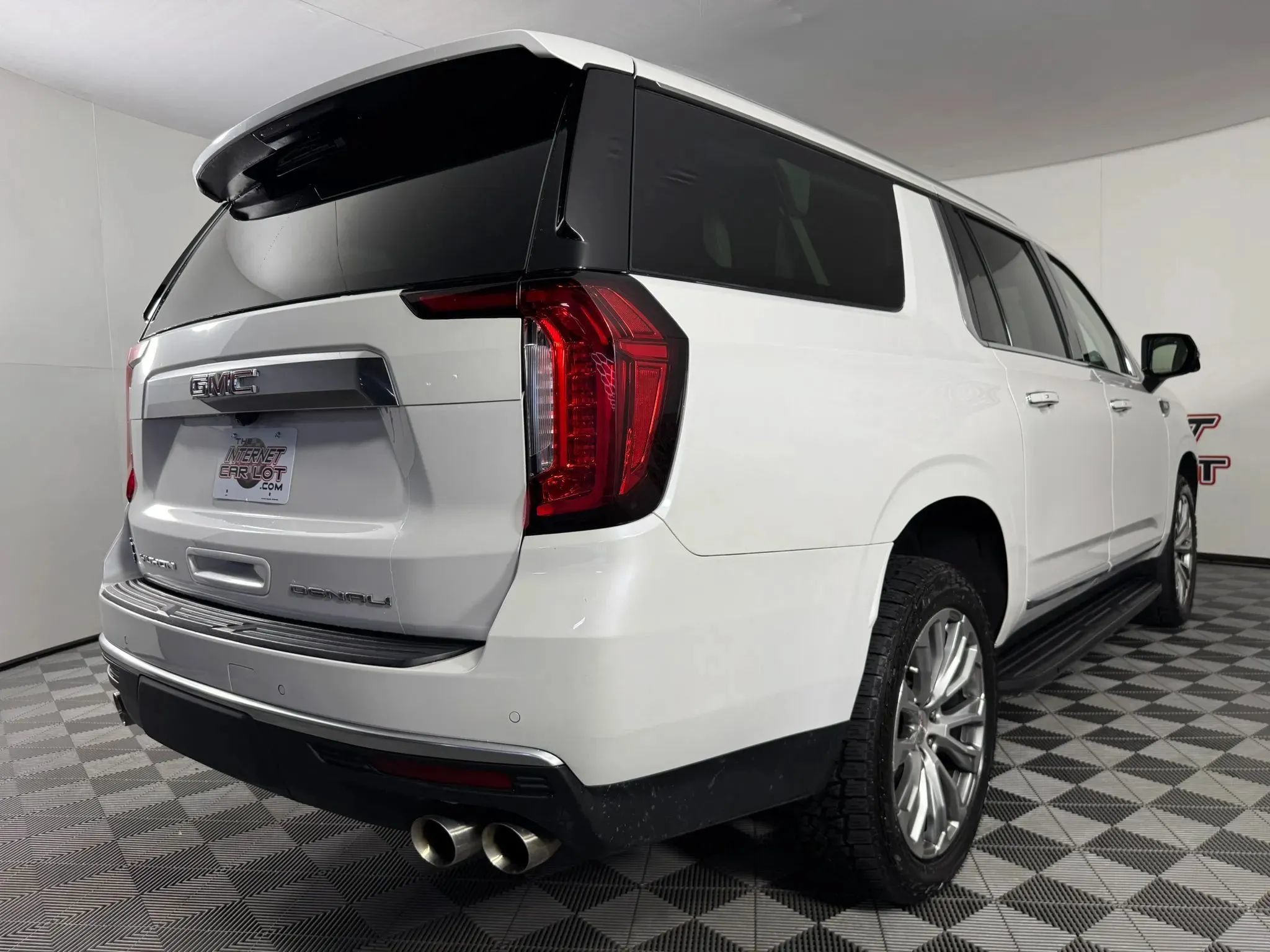 Used 2022 GMC Yukon XL Denali AWD/4WD image 31