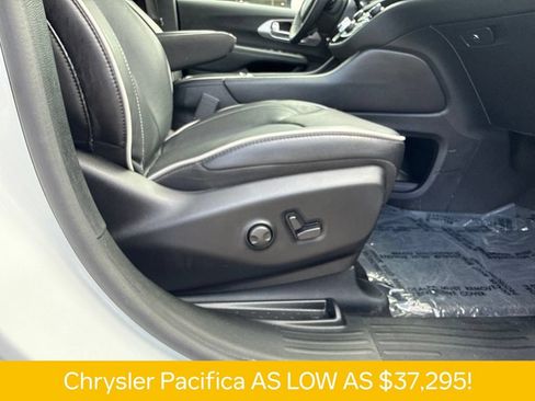 Used 2026 Chrysler Pacifica Limited w/ S Appearance Package FWD image 15