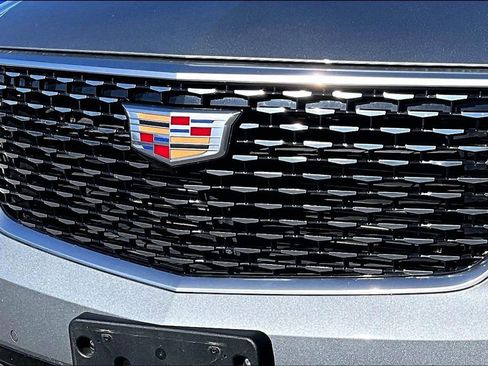 Used 2025 Cadillac XT6 Premium Luxury image 40