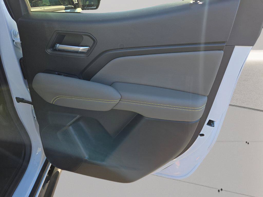 New 2026 Chevrolet Colorado ZR2 AWD/4WD image 11