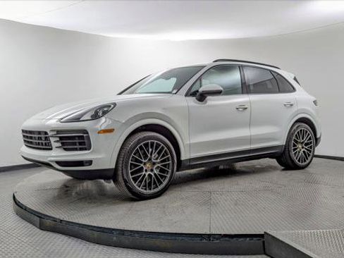 Used 2019 Porsche Cayenne image 2