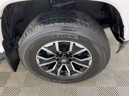 Used 2023 Toyota Tacoma TRD Sport image 11