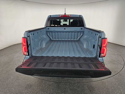 Used 2025 Chevrolet Colorado Z71 w/ Technology Package AWD/4WD image 14