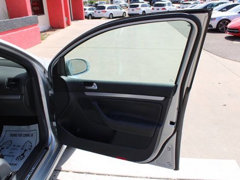 Used 2007 Volkswagen GTI 4-Door image 16