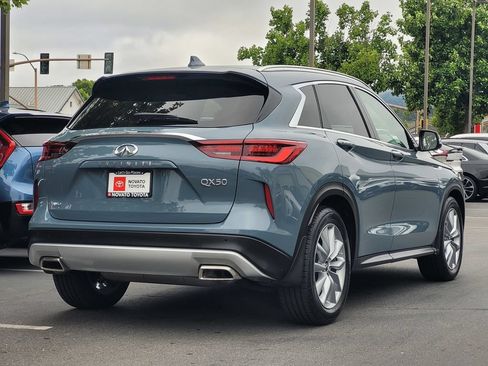 Used 2022 INFINITI QX50 Essential AWD/4WD image 4