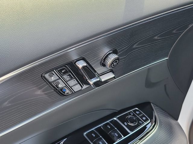 Used 2024 Cadillac Lyriq Sport w/ LPO, Floor Liner Package AWD/4WD image 10