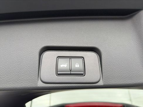 Certified 2025 Nissan Rogue SL w/ Tech Package FWD image 11