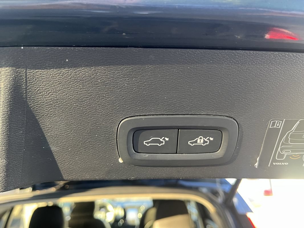 Used 2021 Volvo XC40 T5 Inscription w/ Advanced Package AWD/4WD image 25