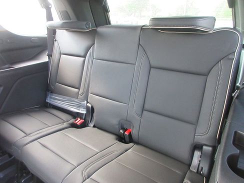 New 2026 GMC Yukon Elevation image 13