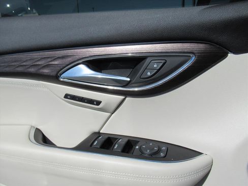 Used 2022 Buick Envision Avenir w/ Technology Package II image 20