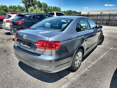 Used 2013 Volkswagen Jetta SE FWD image 6
