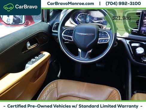 Used 2021 Chrysler Pacifica Pinnacle FWD image 21