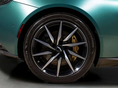 Used 2023 Aston Martin DB11 Volante image 43