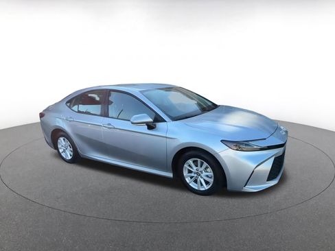 Used 2025 Toyota Camry LE image 2