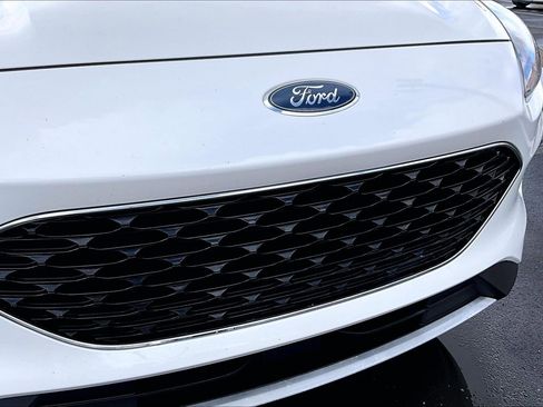 Used 2020 Ford Escape SE image 27