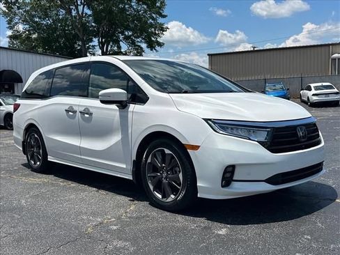 Used 2024 Honda Odyssey Elite image 2