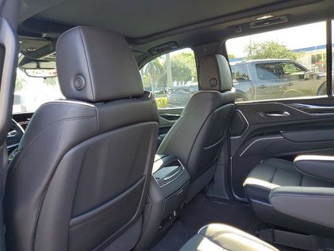 Certified 2023 Cadillac Escalade Sport w/ LPO, ONYX Package AWD/4WD image 16