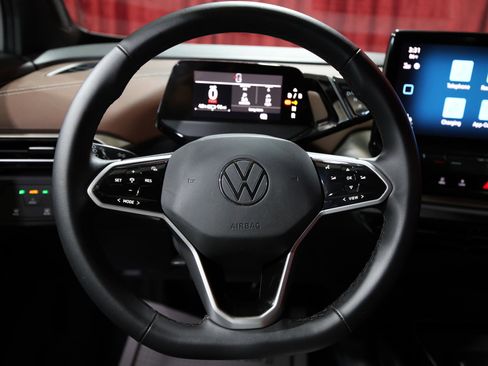 Used 2023 Volkswagen ID.4 Pro image 16