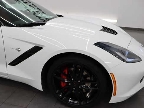 Used 2019 Chevrolet Corvette Stingray Coupe w/ 1LT RWD image 20