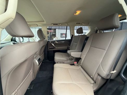 Used 2020 Lexus GX 460 Premium image 24