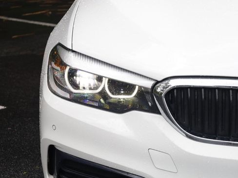 Used 2019 BMW 530i w/ Convenience Package RWD image 31