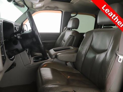 Used 2006 GMC Sierra 2500 SLT w/ Heavy-Duty Power Package image 16