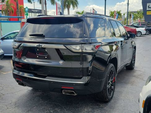 Used 2019 Chevrolet Traverse Premier w/ Redline Edition FWD image 4
