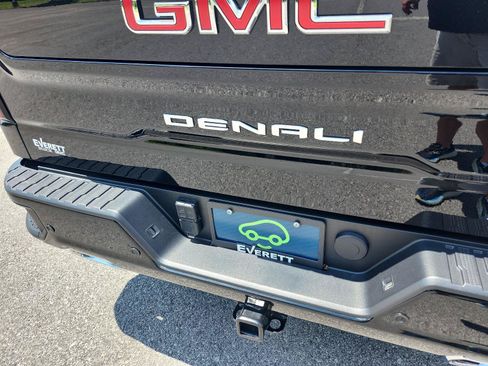 Certified 2025 GMC Sierra 1500 Denali w/ Denali Reserve Package AWD/4WD image 4