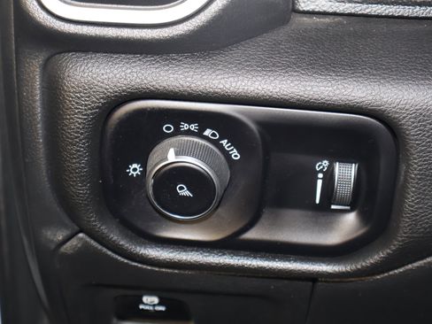 Used 2024 RAM 1500 Laramie image 39