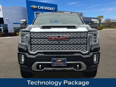 Used 2023 GMC Sierra 3500 Denali w/ Denali Black Diamond Edition image 3