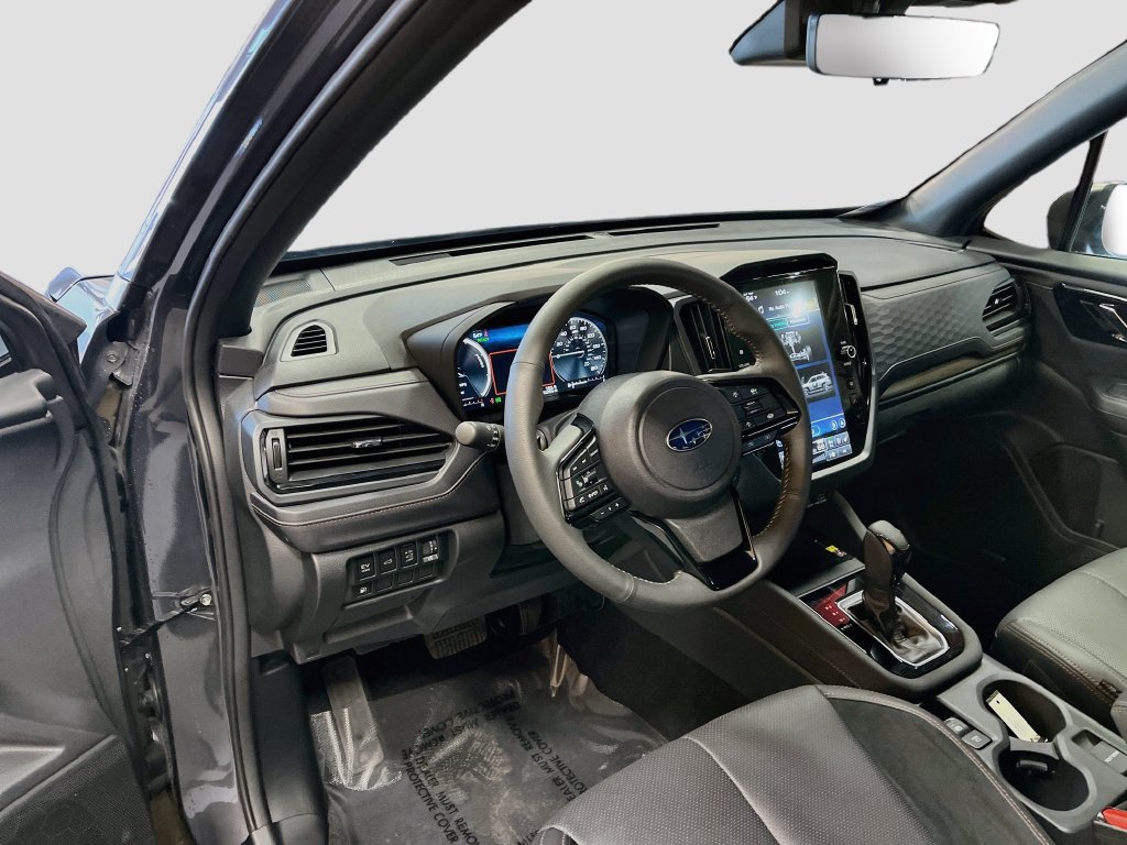 Used 2025 Subaru Forester Touring AWD/4WD image 9