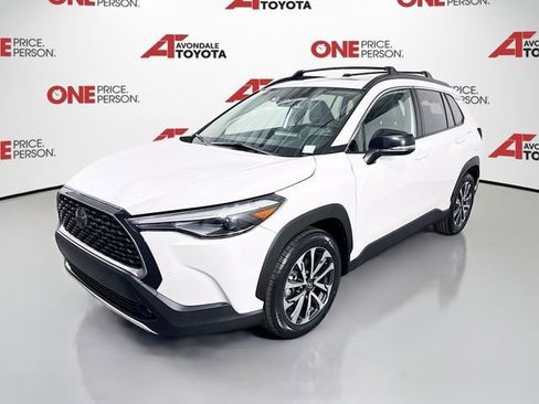 Certified 2025 Toyota Corolla Cross XLE w/ Convenience Package image 3