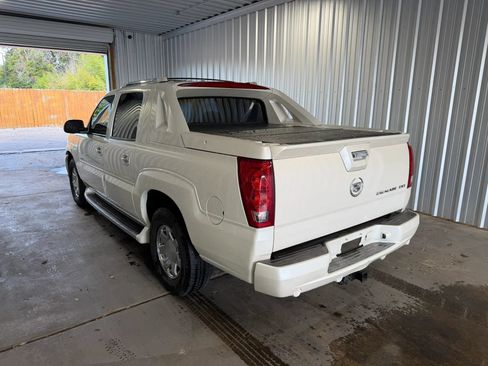 Used 2002 Cadillac Escalade EXT AWD/4WD image 2