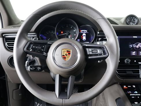 Used 2026 Porsche Macan AWD/4WD image 21