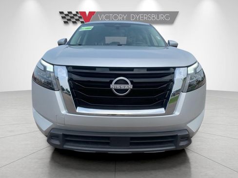 Used 2025 Nissan Pathfinder SV AWD/4WD image 9