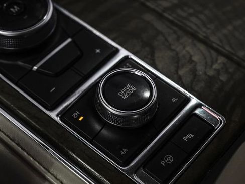 Used 2021 Ford Expedition Platinum image 23