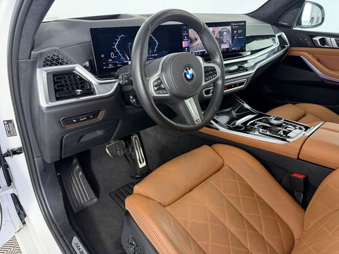 Used 2025 BMW X7 xDrive40i w/ Executive Package AWD/4WD image 4