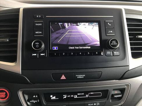 Used 2019 Honda Pilot LX image 10