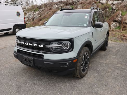 Used 2023 Ford Bronco Sport Outer Banks w/ Tech Package image 3