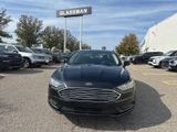 Used 2017 Ford Fusion SE w/ Fusion SE Technology Package image 2