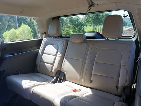 Used 2022 Lincoln Navigator Reserve AWD/4WD image 17