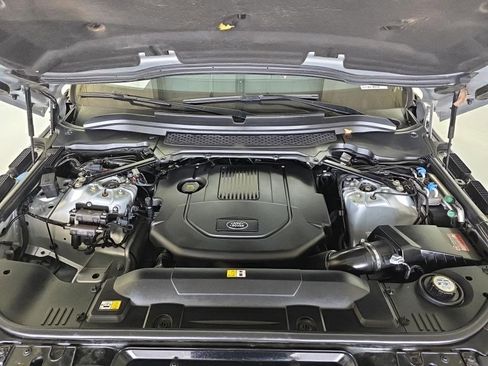 Used 2017 Land Rover Range Rover Sport SE image 15