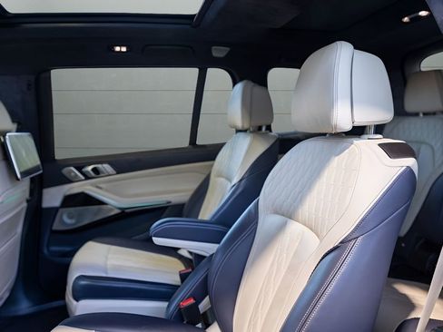 Used 2020 BMW X7 M50i w/ Dynamic Handling Package AWD/4WD image 63