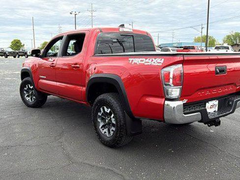 Certified 2023 Toyota Tacoma TRD Off-Road AWD/4WD image 5
